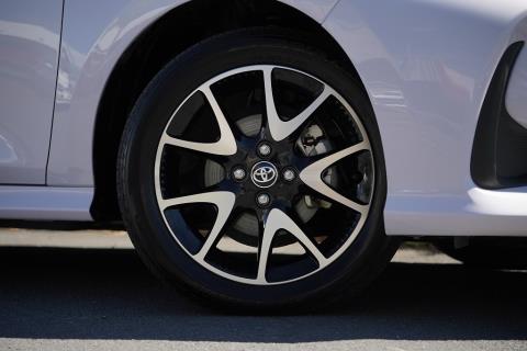 2022 Toyota Yaris Hybrid / Vitz - Thumbnail