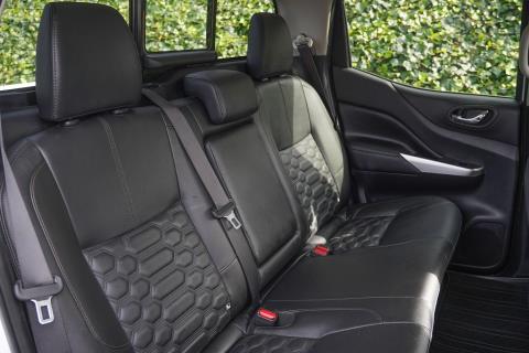 2021 Nissan Navara ST-X 2.3D - Thumbnail