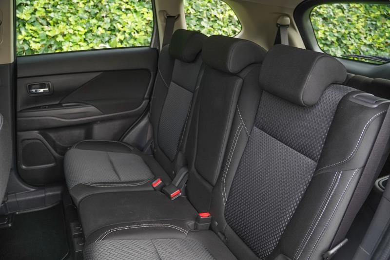 2022 Mitsubishi Outlander LS 2.4P 4WD