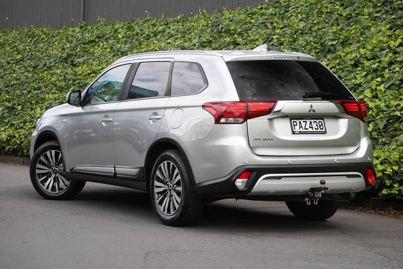 2022 Mitsubishi Outlander LS 2.4P 4WD