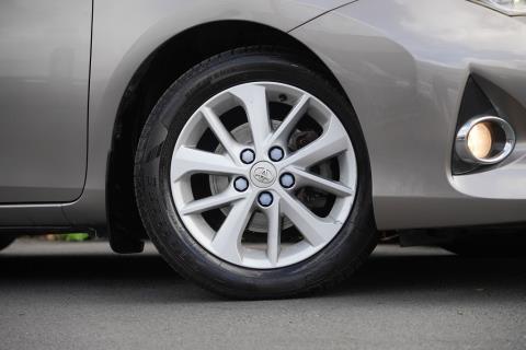 2014 Toyota Corolla GLX / Auris - Thumbnail