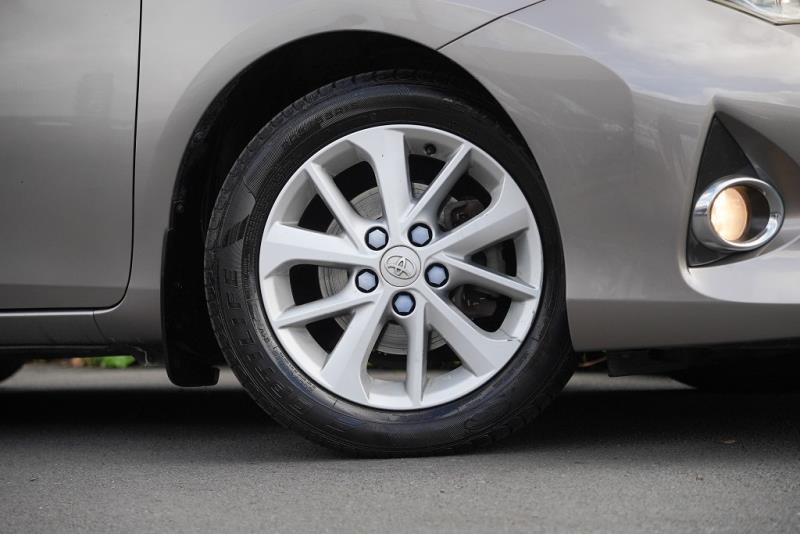 2014 Toyota Corolla GLX / Auris