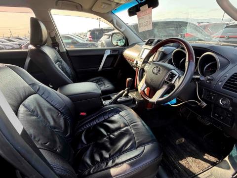 2017 Toyota Land Cruiser Prado - Thumbnail