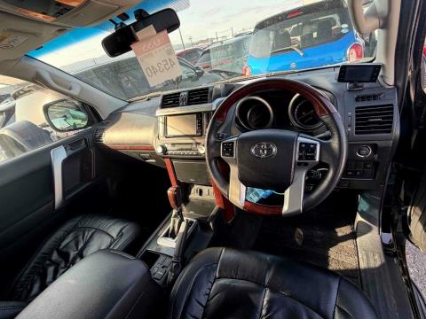 2017 Toyota Land Cruiser Prado - Thumbnail