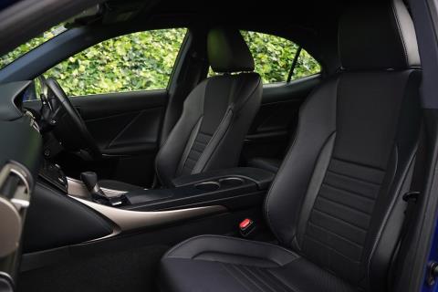 2015 Lexus IS 200t - Thumbnail