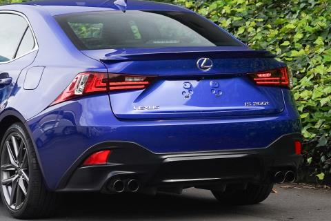 2015 Lexus IS 200t - Thumbnail