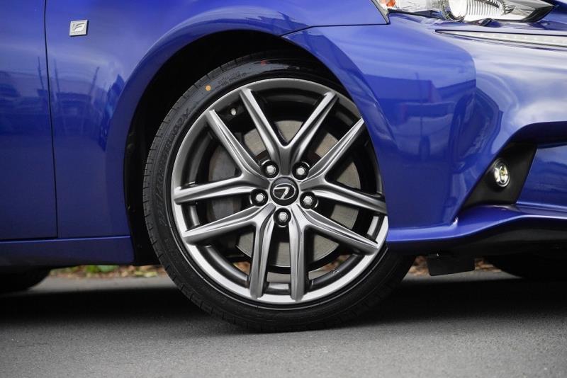 2015 Lexus IS 200t