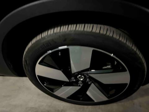 2022 Volvo C40 Recharge Ultimate - Thumbnail