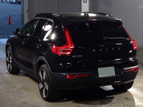 2022 Volvo C40 Recharge Ultimate - Thumbnail