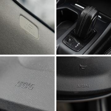 2018 Volvo XC40 T4 Momentum - Thumbnail