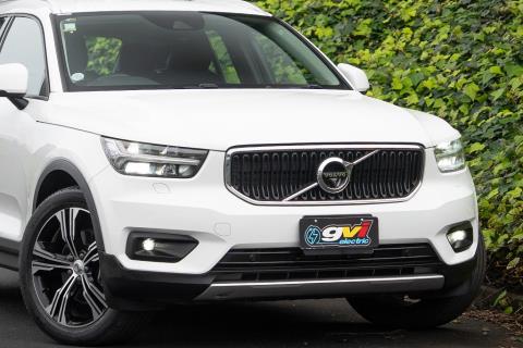 2018 Volvo XC40 T4 Momentum - Thumbnail