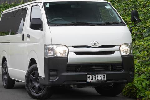 2017 Toyota Hiace ZL 5 Door - Thumbnail