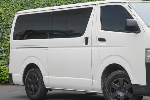 2017 Toyota Hiace ZL 5 Door - Thumbnail
