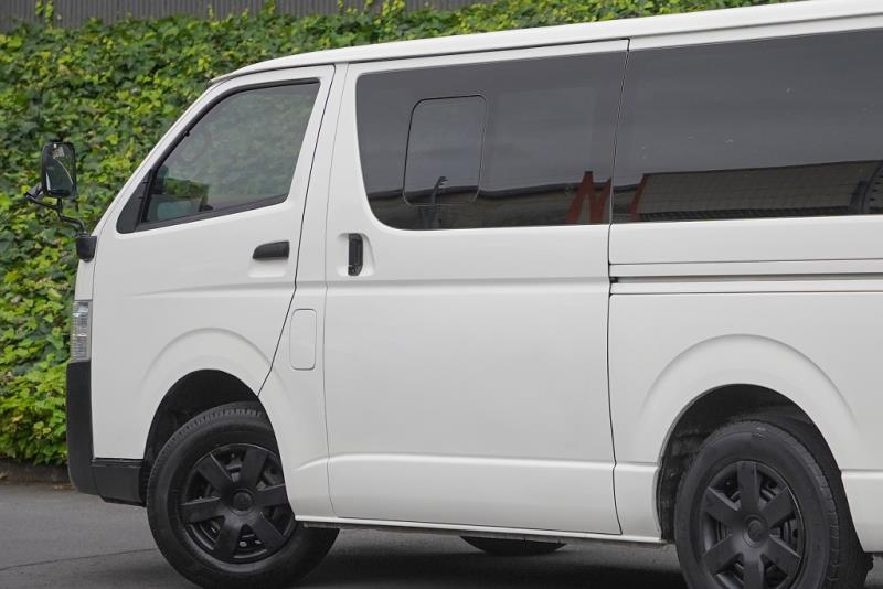 2017 Toyota Hiace ZL 5 Door