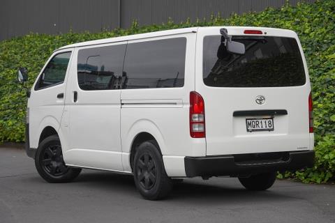 2017 Toyota Hiace ZL 5 Door - Thumbnail