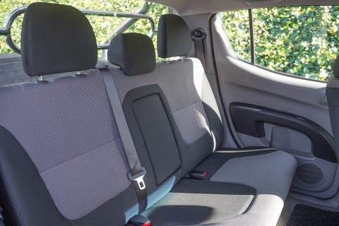 2014 Mitsubishi Triton GL 2WD - Thumbnail