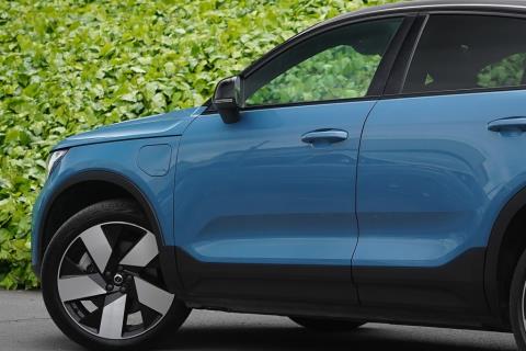 2022 Volvo C40 Recharge Ultimate - Thumbnail