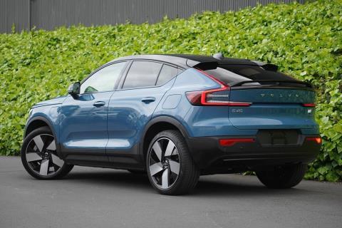 2022 Volvo C40 Recharge Ultimate - Thumbnail