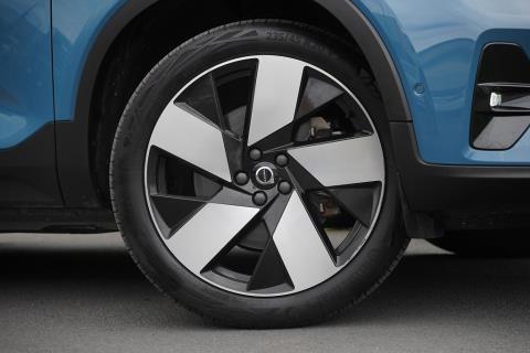 2022 Volvo C40 Recharge Ultimate - Thumbnail