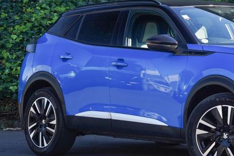 2021 Peugeot e-2008 GT Line Electric - Thumbnail