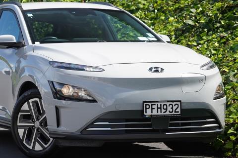 2022 Hyundai Kona EV 64kWh - Thumbnail