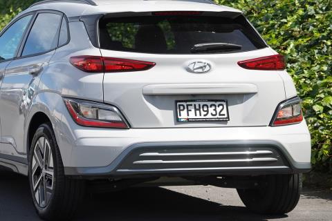 2022 Hyundai Kona EV 64kWh - Thumbnail