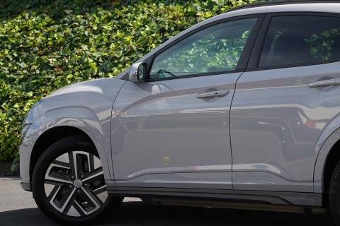 2022 Hyundai Kona EV 64kWh - Thumbnail