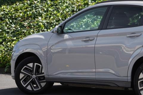 2022 Hyundai Kona EV 64kWh - Thumbnail