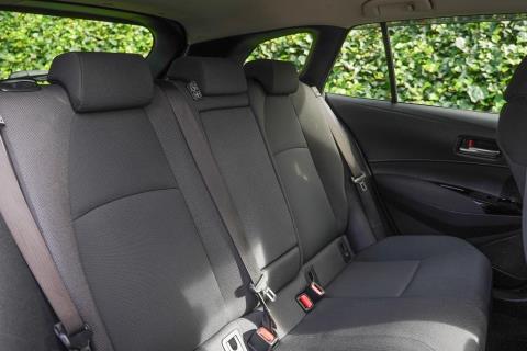 2019 Toyota Corolla Touring Hybrid - Thumbnail