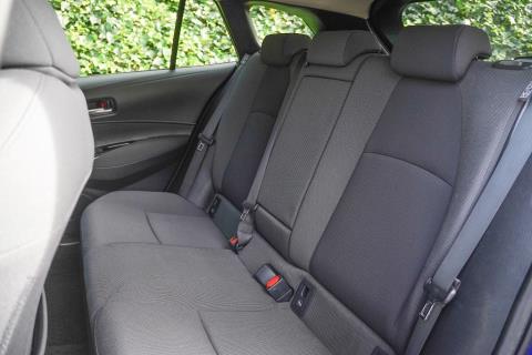 2019 Toyota Corolla Touring Hybrid - Thumbnail