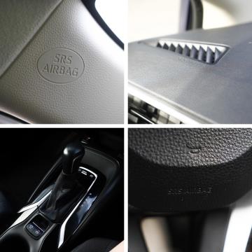 2019 Toyota Corolla Touring Hybrid - Thumbnail