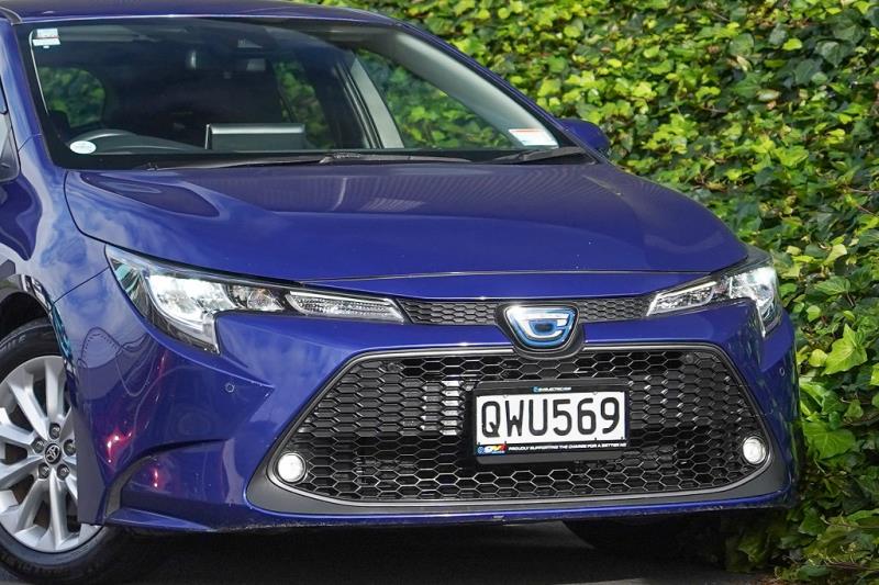 2019 Toyota Corolla Touring Hybrid