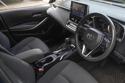 2019 Toyota Corolla Touring Hybrid - Thumbnail