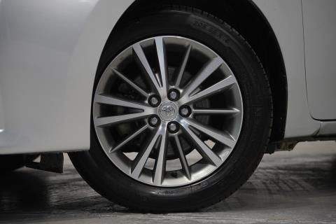 2015 Toyota Corolla GLX Sedan - Thumbnail