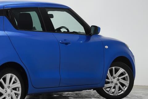 2024 Suzuki Swift GLX Hybrid - Thumbnail