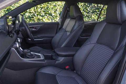 2023 Toyota RAV4 Hybrid SXE - Thumbnail