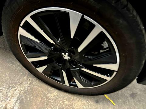 2021 Peugeot e-2008 GT Electric - Thumbnail