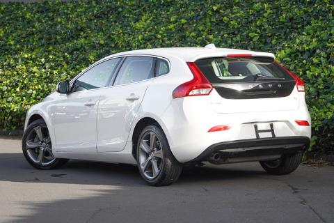 2013 Volvo V40 T4 Se - Thumbnail