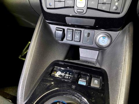2019 Nissan Leaf 40G 88% SOH - Thumbnail