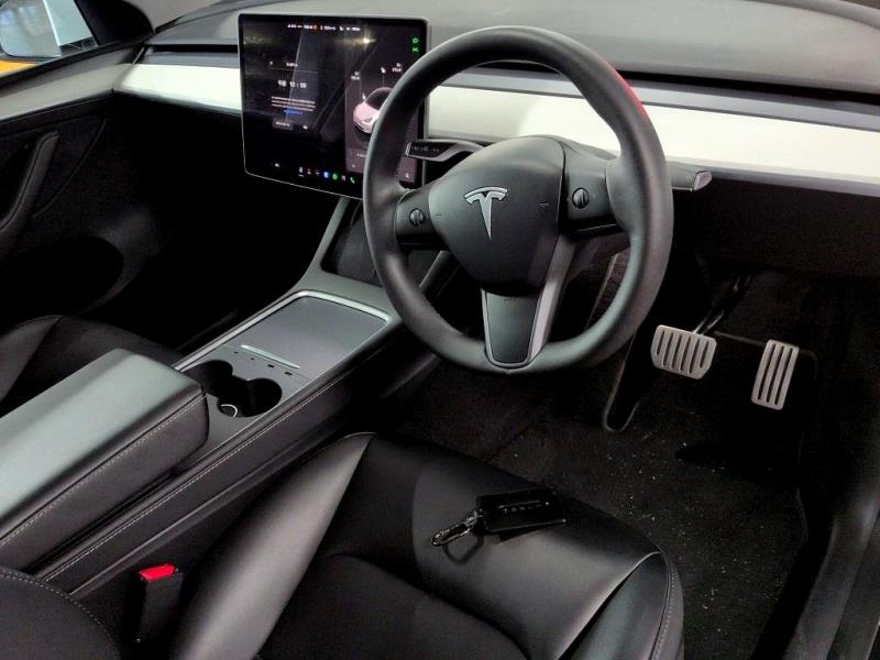 2023 Tesla Model Y Performance AWD