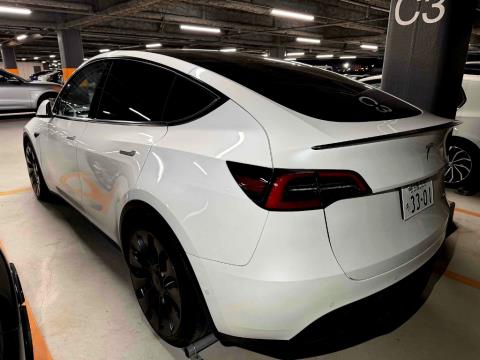 2023 Tesla Model Y Performance AWD - Thumbnail