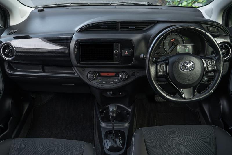 2017 Toyota Vitz Hybrid / Yaris