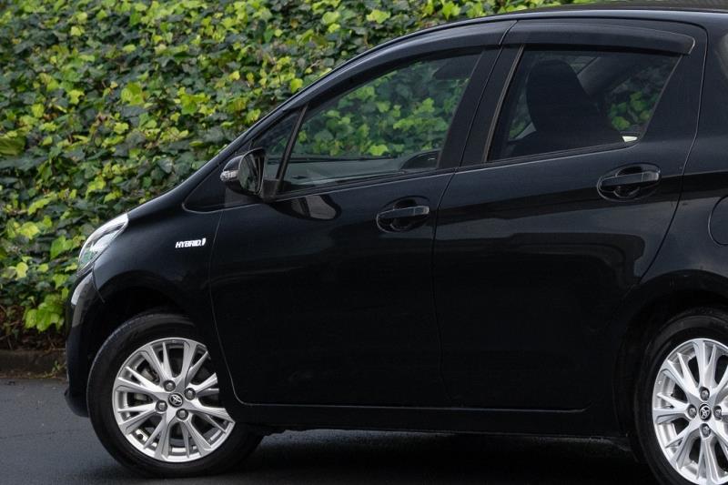2017 Toyota Vitz Hybrid / Yaris