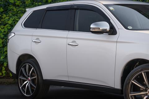 2013 Mitsubishi Outlander 24G 4WD - Thumbnail