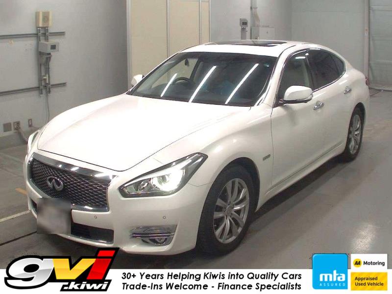 2015 Nissan Fuga Hybrid / Skyline