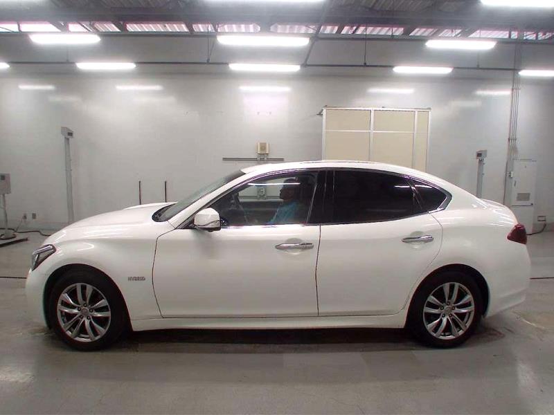 2015 Nissan Fuga Hybrid / Skyline