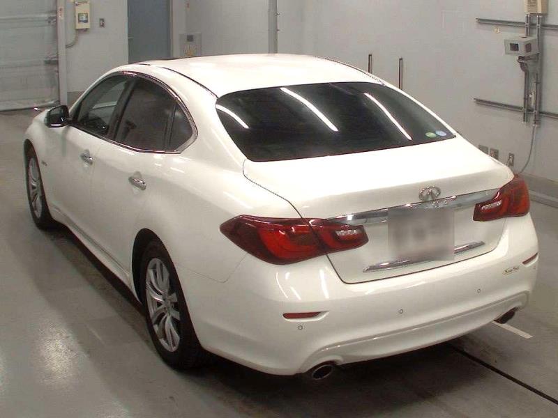 2015 Nissan Fuga Hybrid / Skyline