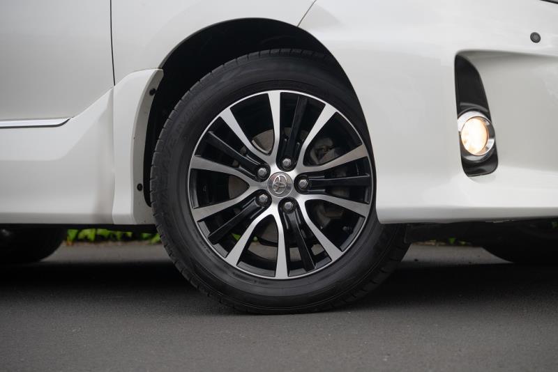 2014 Toyota Estima Hybrid Aeras