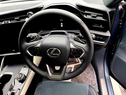 2023 Lexus RZ 450e - Thumbnail