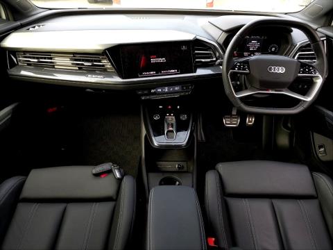 2023 Audi Q4 e-tron S Line - Thumbnail